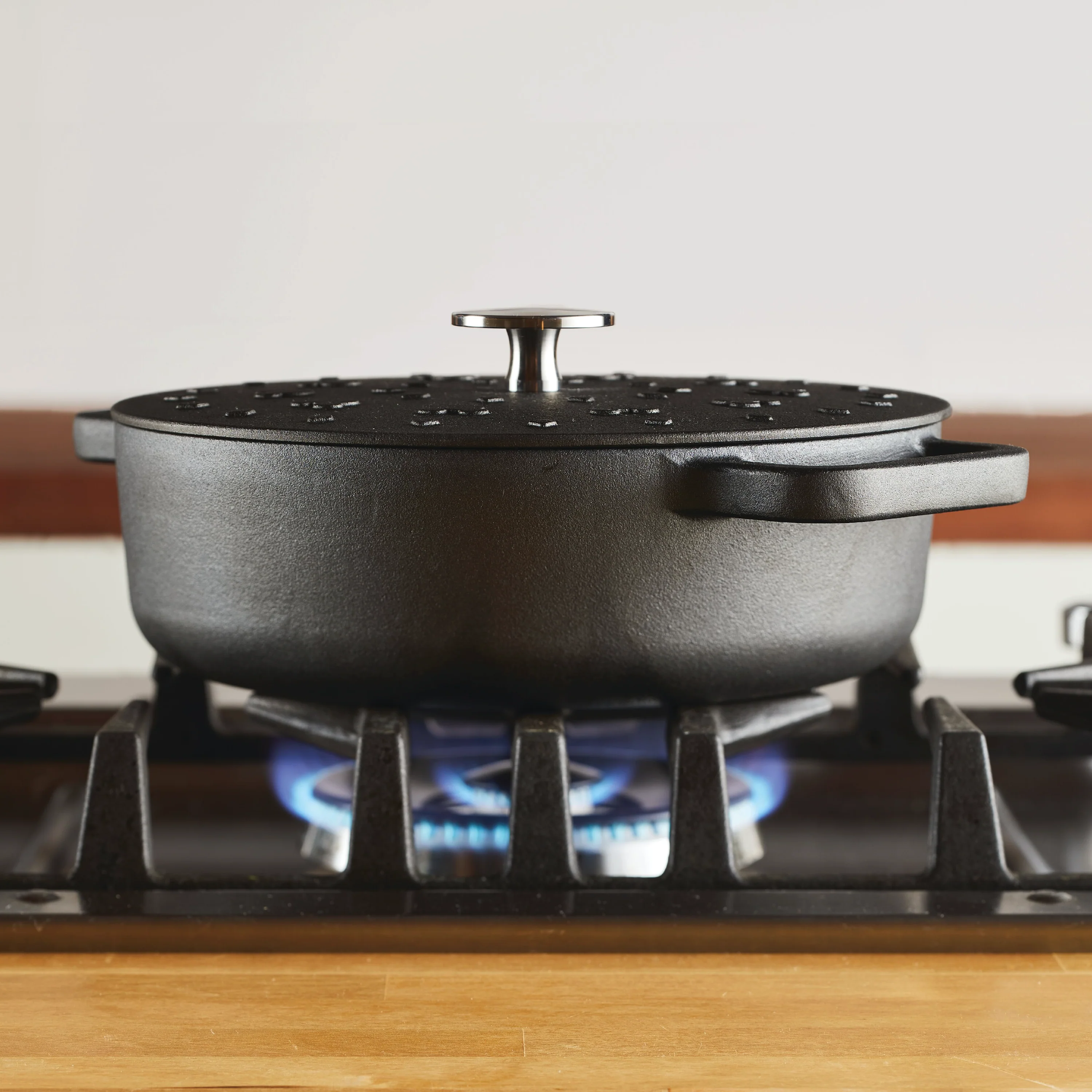 3-Quart Monochrome Pre-Seasoned Cast-Iron Dutch Oven - Image 7