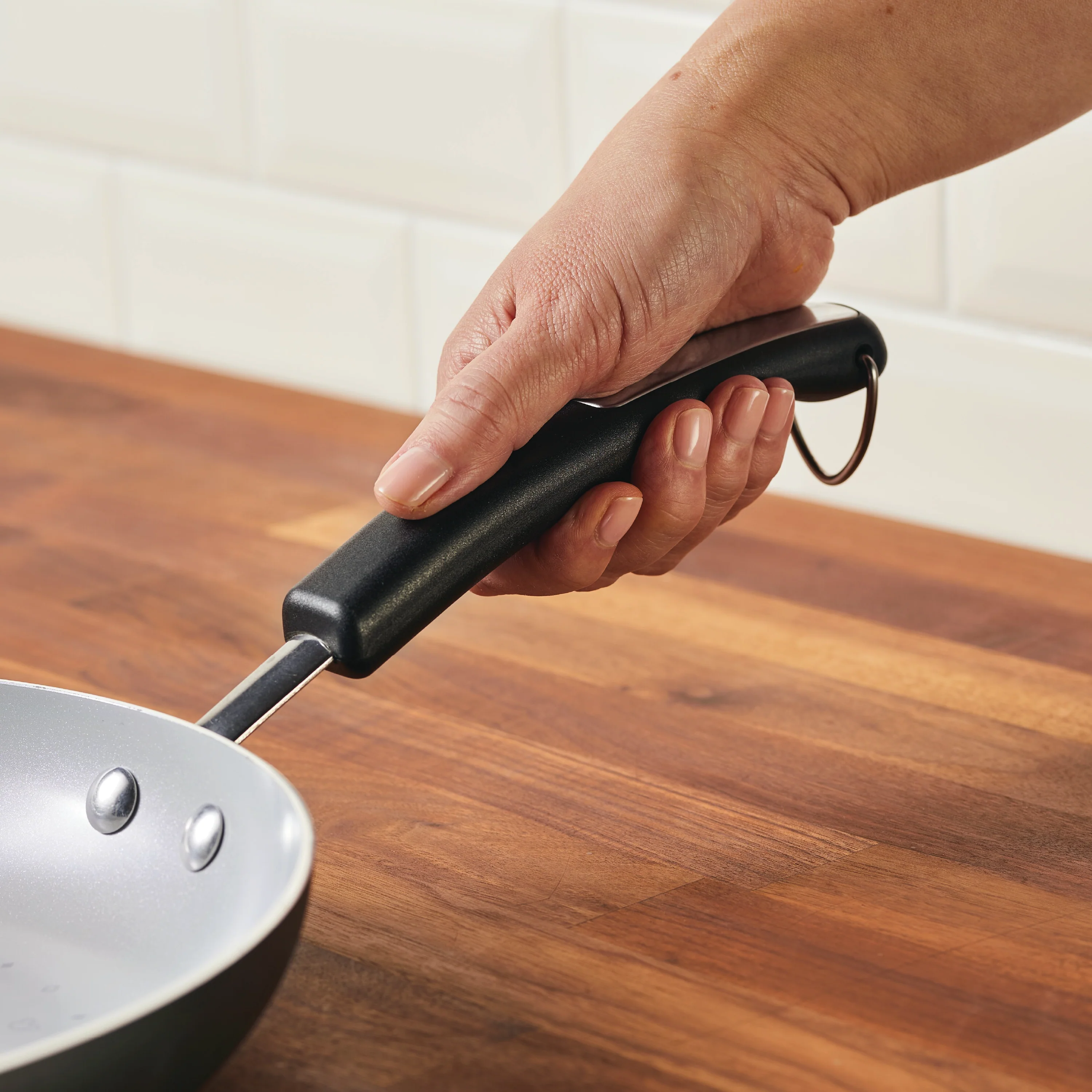 7-Piece Monochrome Ceramic Nonstick Cookware Set - Image 7