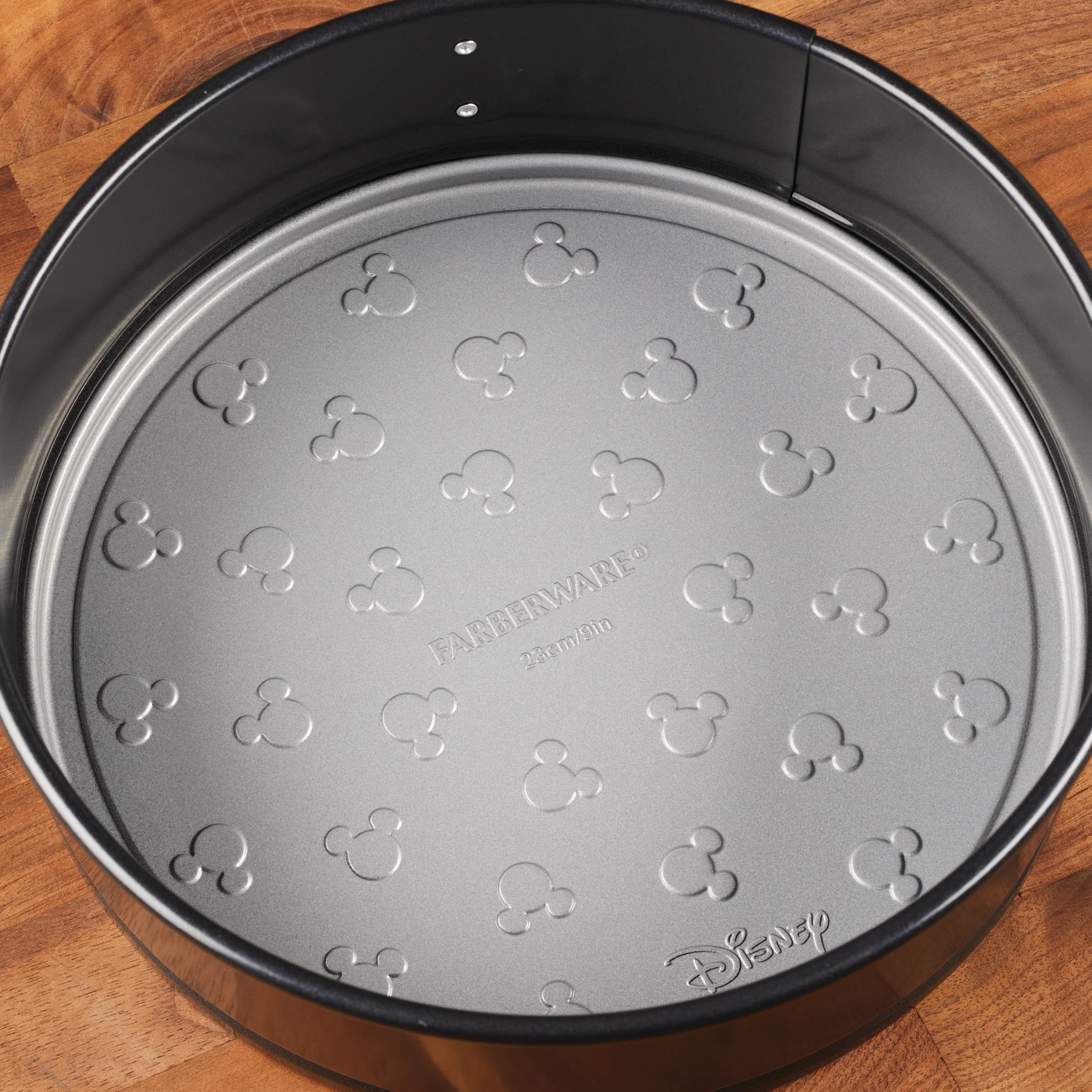 9-Inch Nonstick Round Springform Pan - Image 5