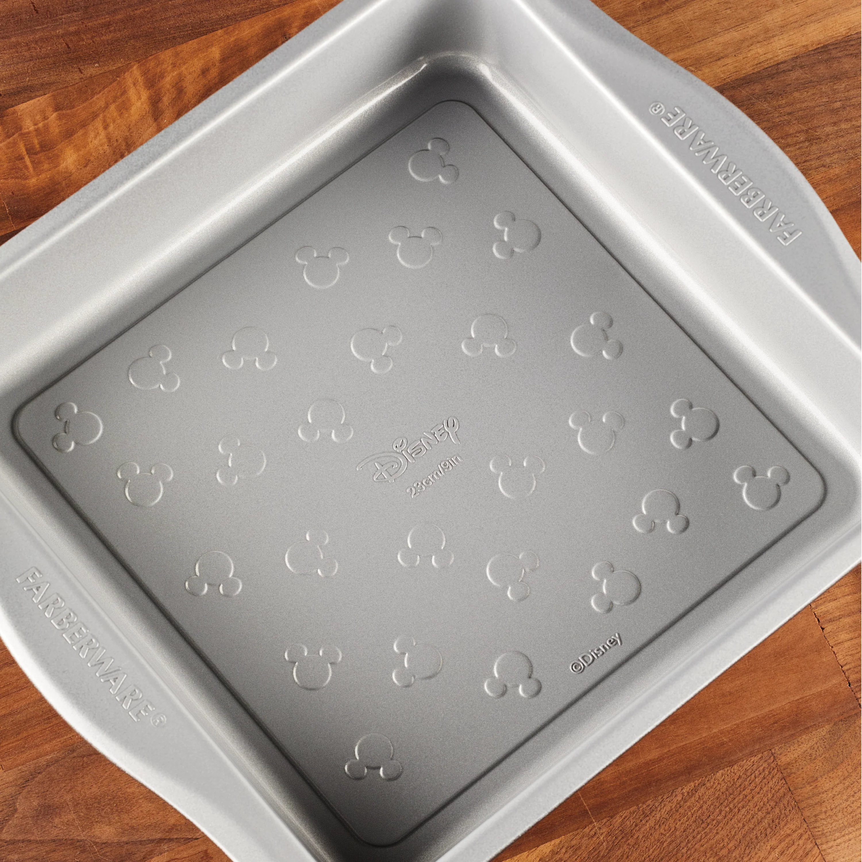 9-Inch Nonstick Square Cake Pan - Image 3