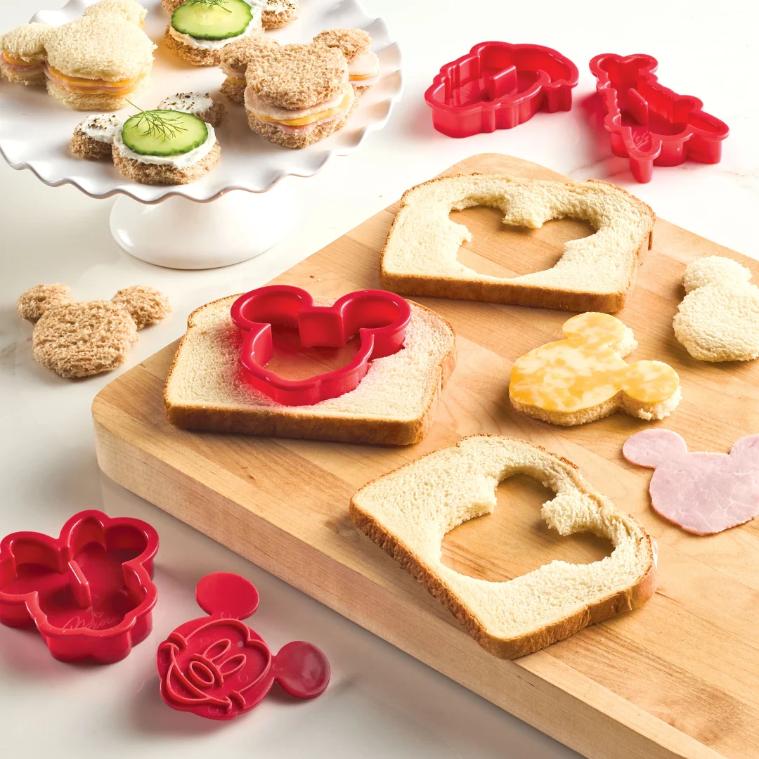 Bake with Mickey Mouse 8-Piece Cookie Cutter and Stamp Set - Image 3