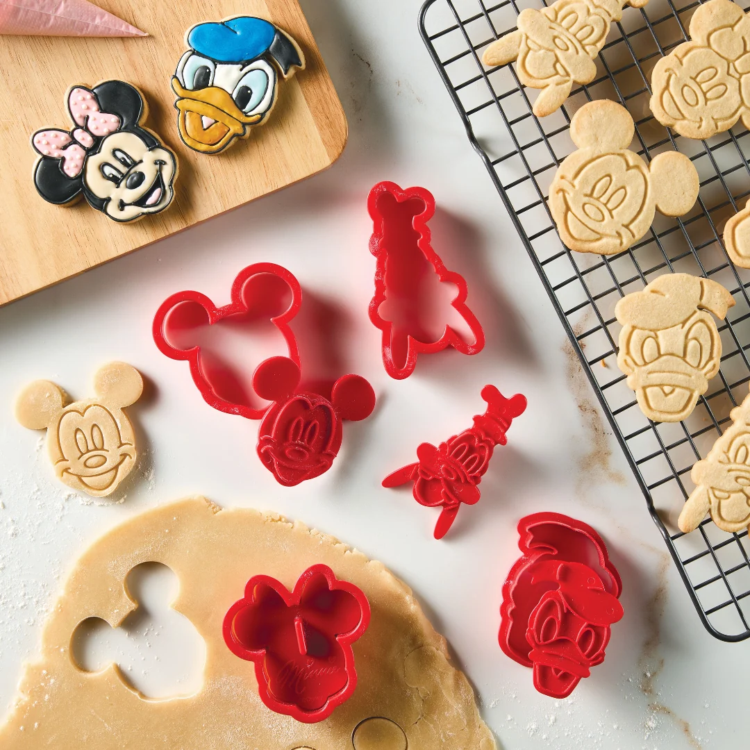 Bake with Mickey Mouse 8-Piece Cookie Cutter and Stamp Set - Image 4