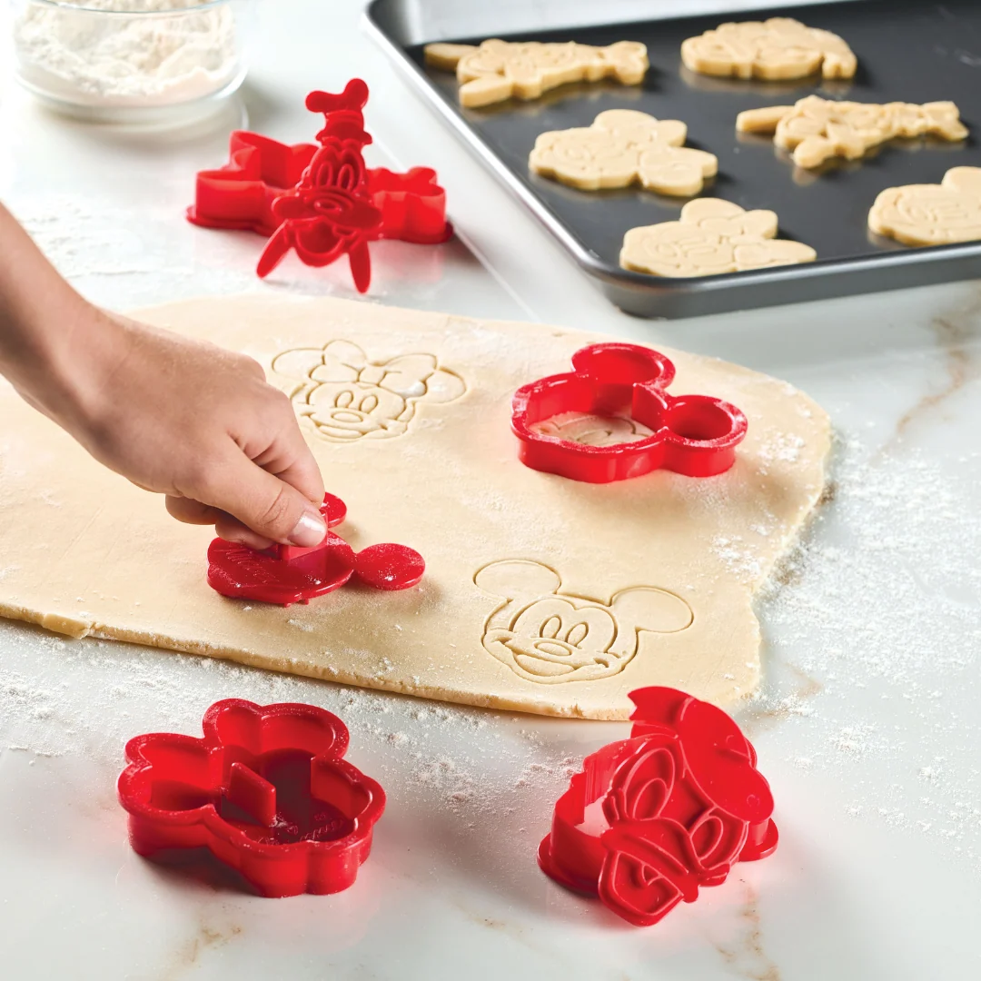 Bake with Mickey Mouse 8-Piece Cookie Cutter and Stamp Set - Image 5