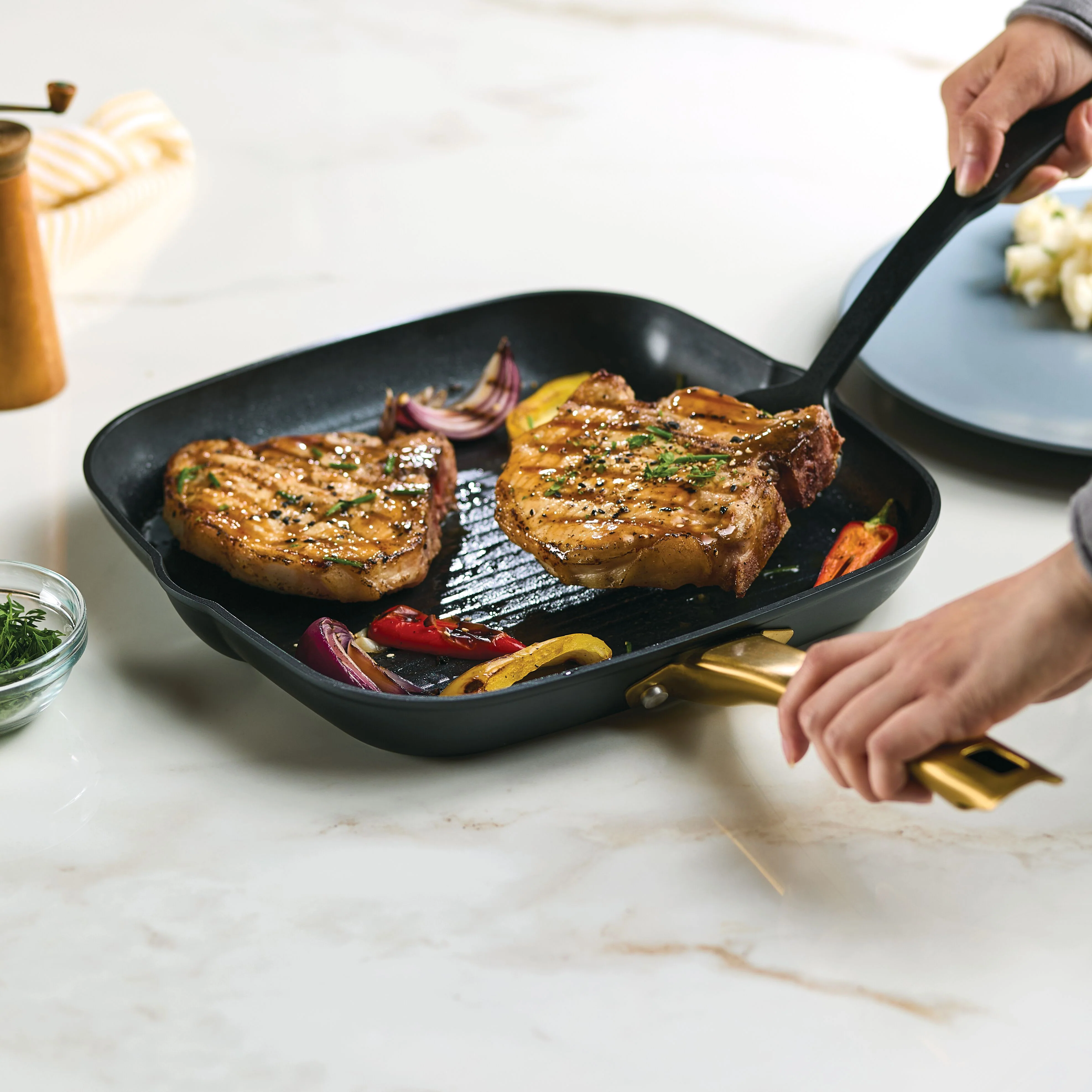 Forged Induction Ceramic 11-Inch Square Grill Pan - Image 4