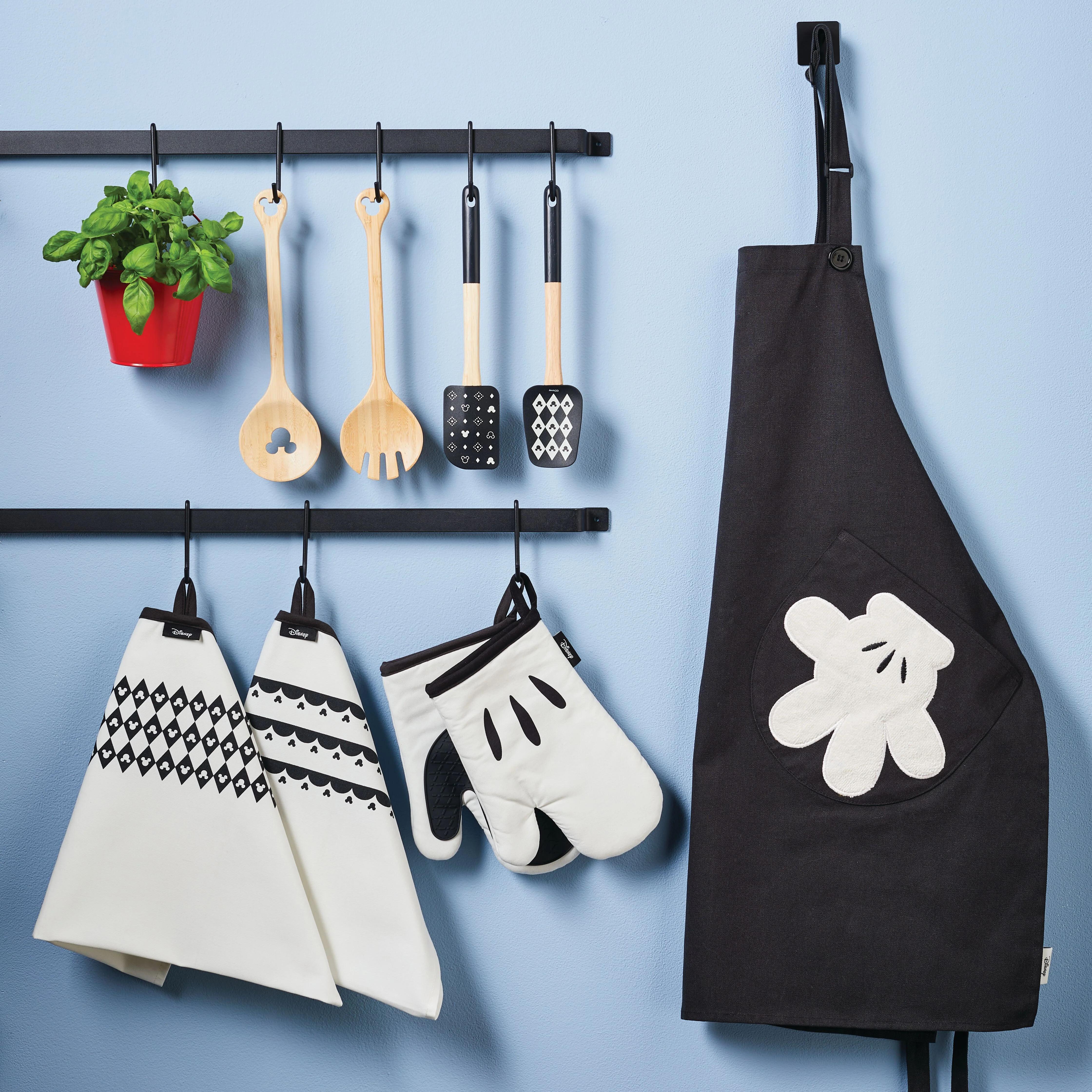 Monochrome 5-Piece Set - Image 3