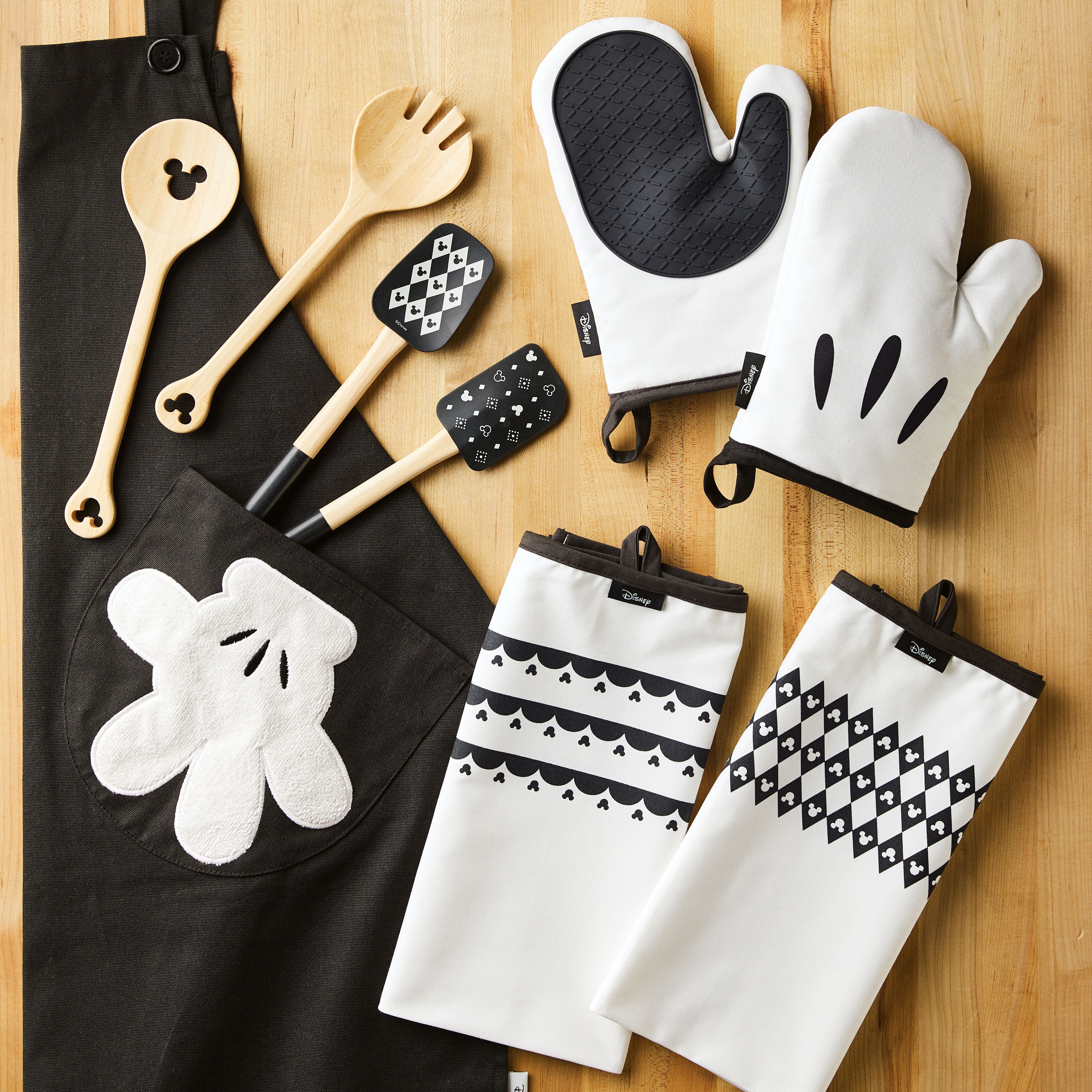 Apron with Glove Pockets - Image 6
