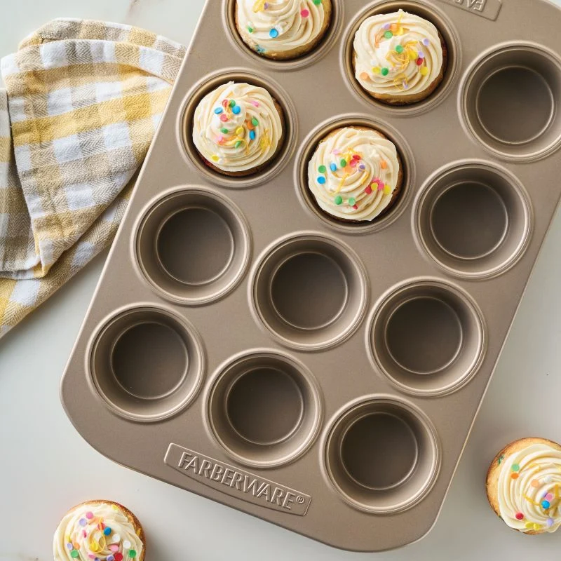 12-Cup Muffin Pan - Image 4